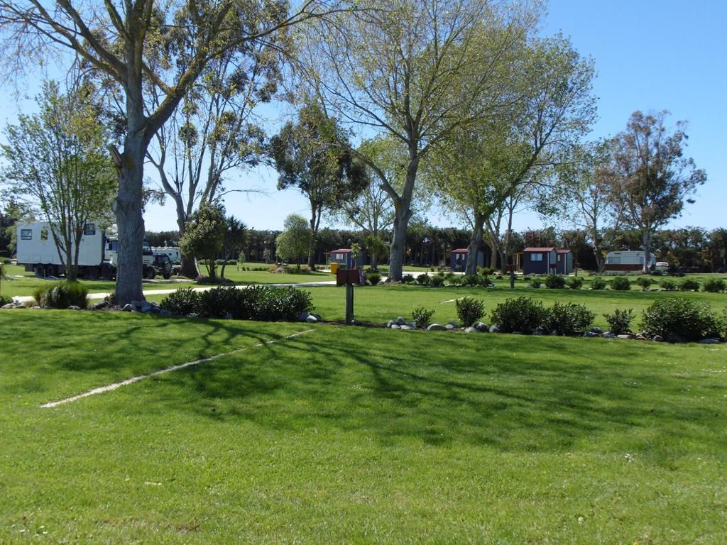 Glenavys Waitaki River Motor Camp Bagian luar foto