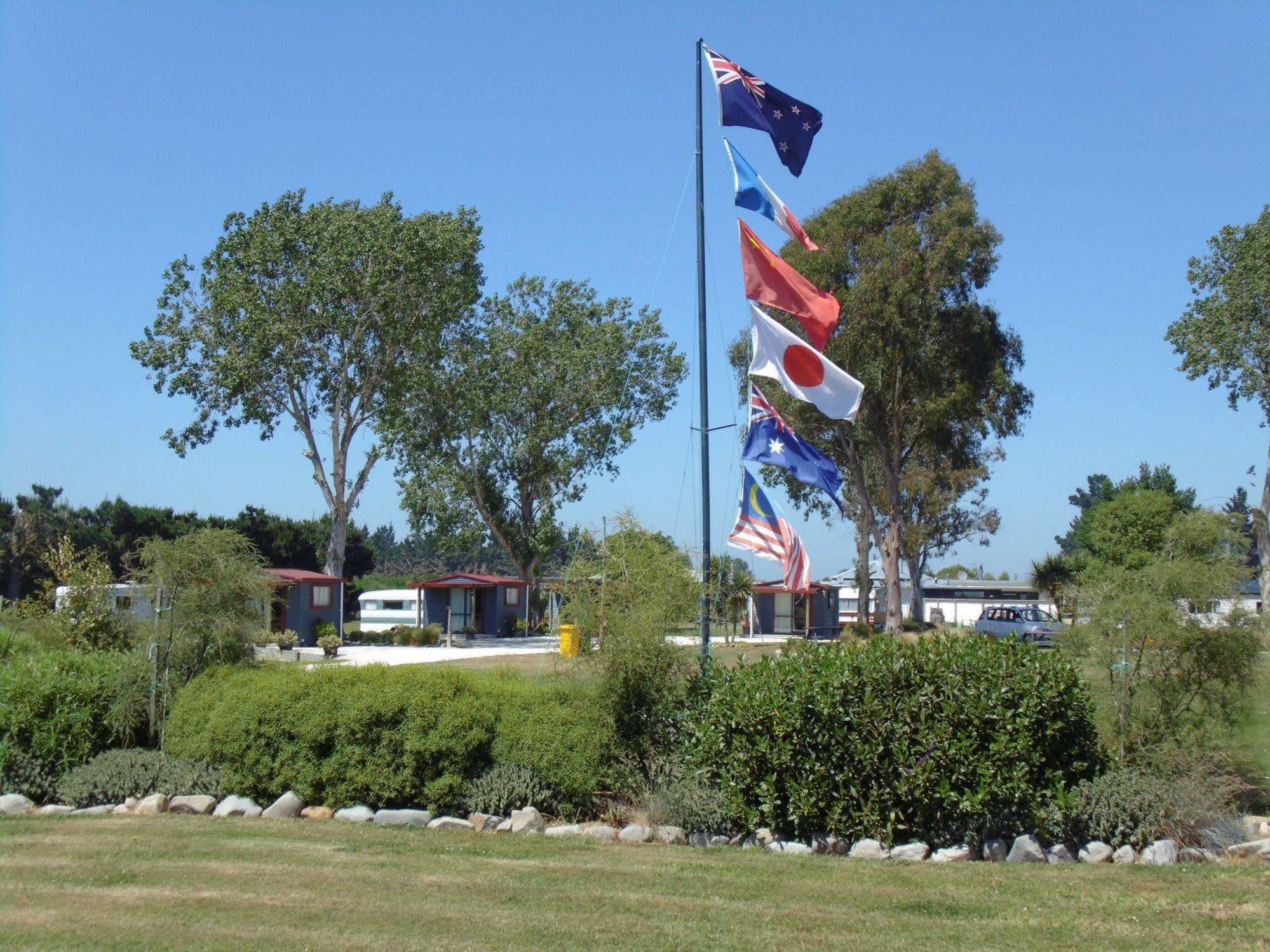 Glenavys Waitaki River Motor Camp Bagian luar foto